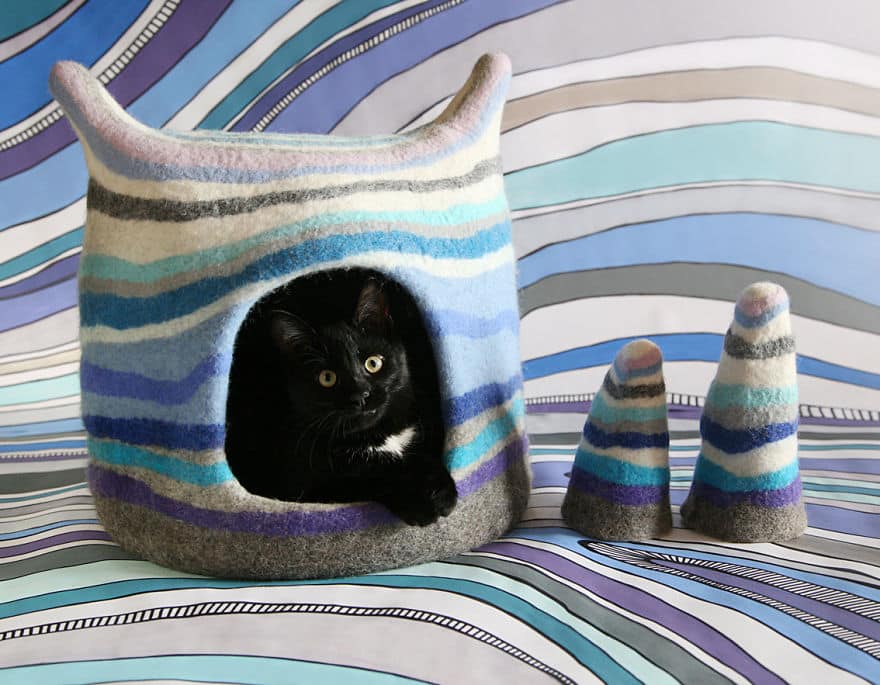 Пастельный домик для кота